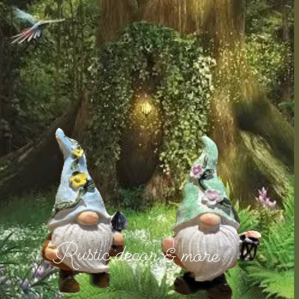 Mini Spring Garden Gnomes Set Of 2, Resin Gnomes Holding A Shovel & Lantern